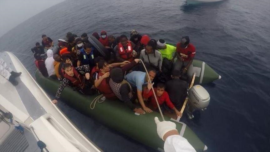 تركيا..طواقم خفر السواحل تنقذ 46 طالب لجوء في "إيجه"