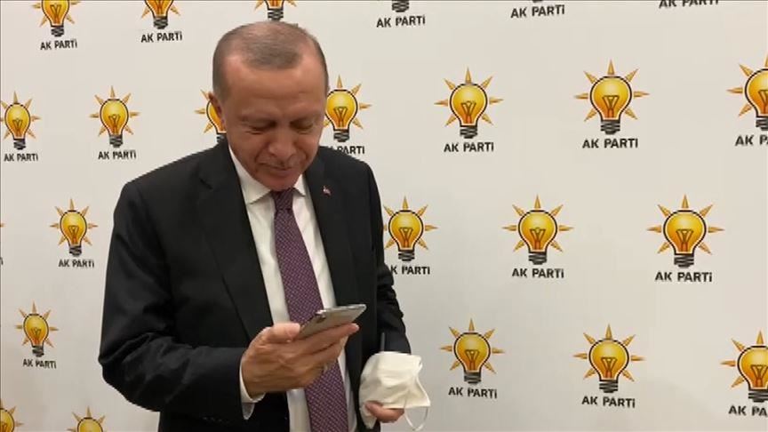 أردوغان يتصل بالطفلة "آيدا" أيقونة زلزال إزمير