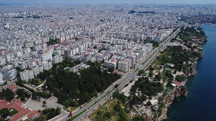 إسطنبول وأنطاليا تتصدران المدن التركية في بيع العقارات للأجانب