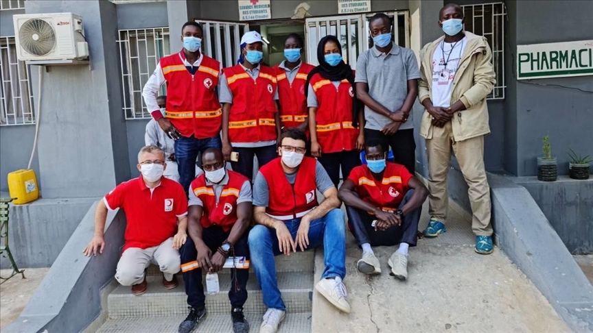 الهلال الأحمر التركي يوزّع مساعدات طبية في السنغال
