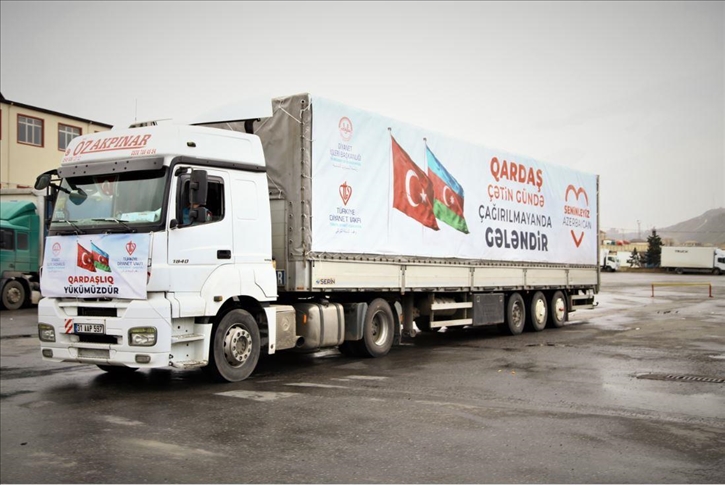 وقف الديانة التركية يرسل 6 شاحنات مساعدات إلى أذربيجان
