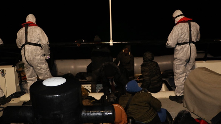خفر السواحل التركي ينقذ 34 طالب لجوء غربي البلاد