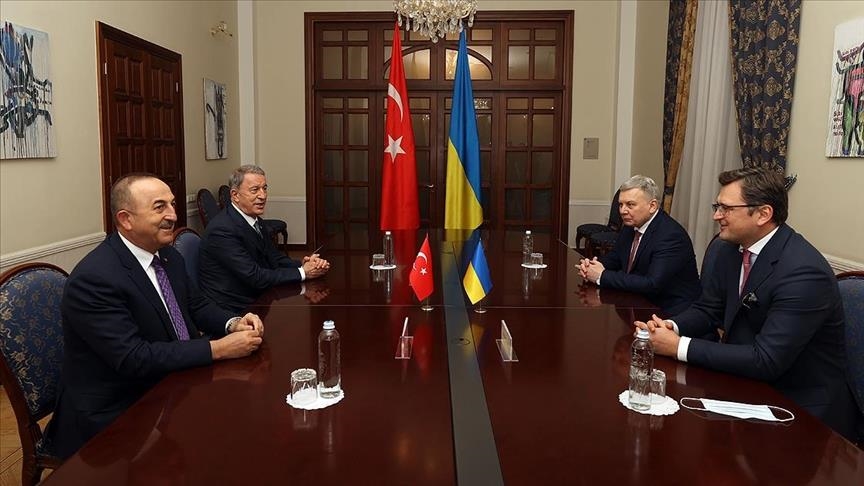 وزير الدفاع الأوكراني: عازمون على تكثيف التعاون مع الجيش التركي