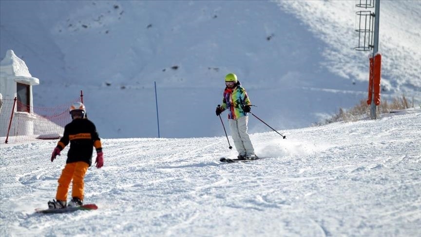 تركيا.. منتجع "بالاندوكن" وجهة سياحية للتزلج الآمن