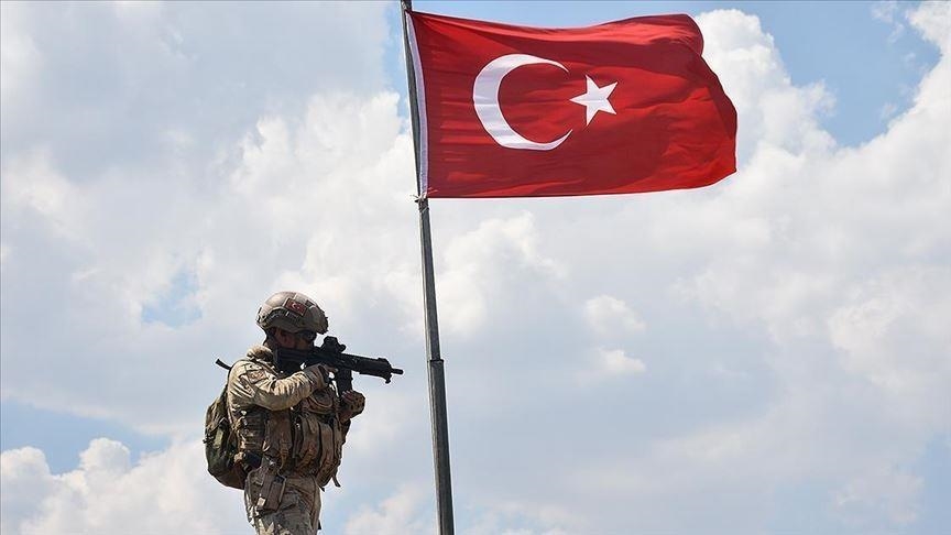 5 إرهابيين من "بي كا كا" يسلمون أنفسهم للأمن التركي