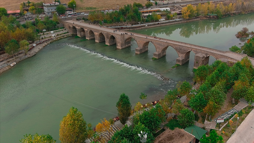 جسر "أون كوزلو" .. حضارة شرق الأناضول تعبر نهر دجلة