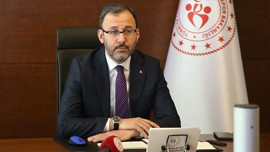وزير الشباب والرياضة التركي يعلن إصابته بكورونا