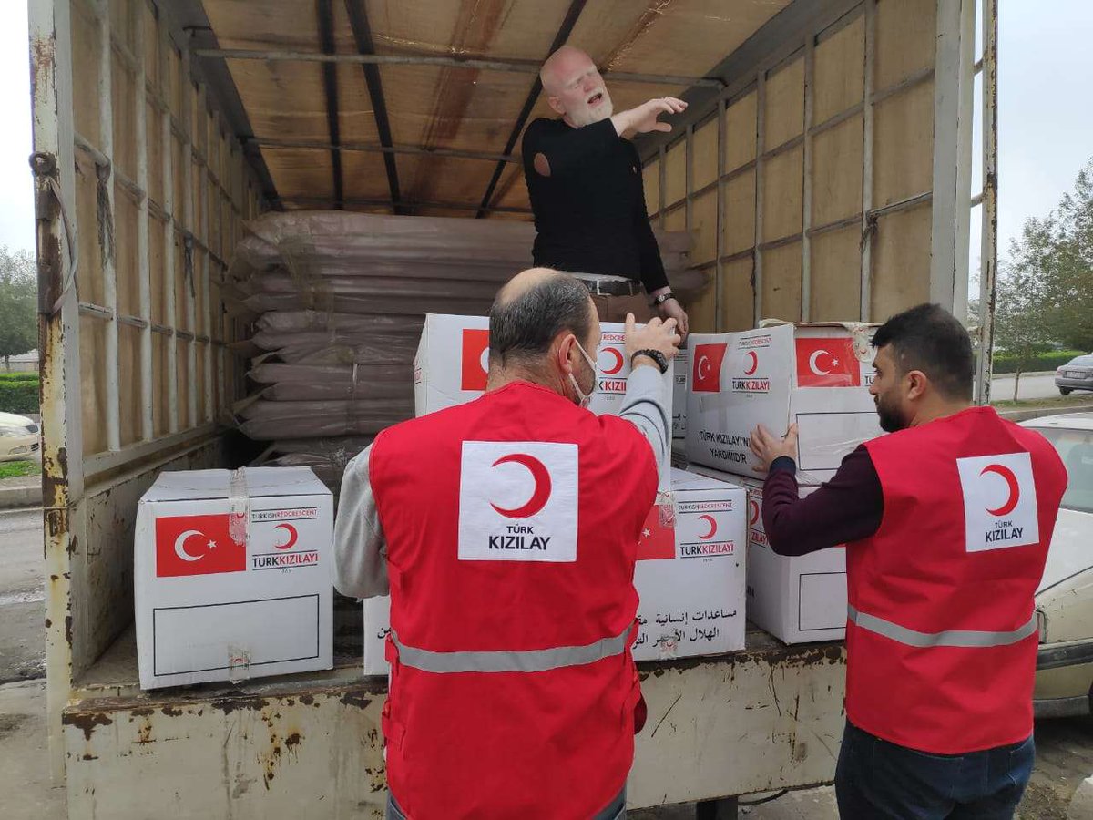 السنغال.. الهلال الأحمر التركي يوزع مساعدات للوقاية من “كورونا”