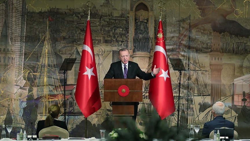 أردوغان: الليرة التركية سجلت ارتفاعا أمام الدولار واليورو