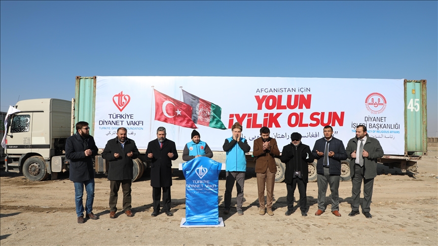 وقف الديانة التركي يقدم مساعدات لألفي أسرة بأفغانستان