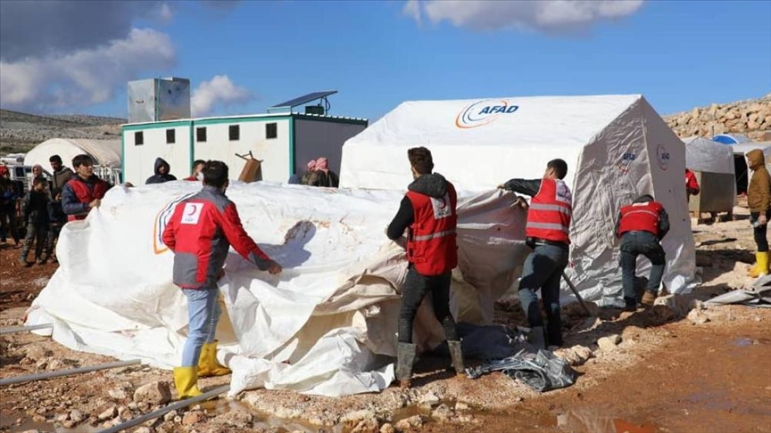 مساعدات تركية للمتضررين من الأمطار في إدلب