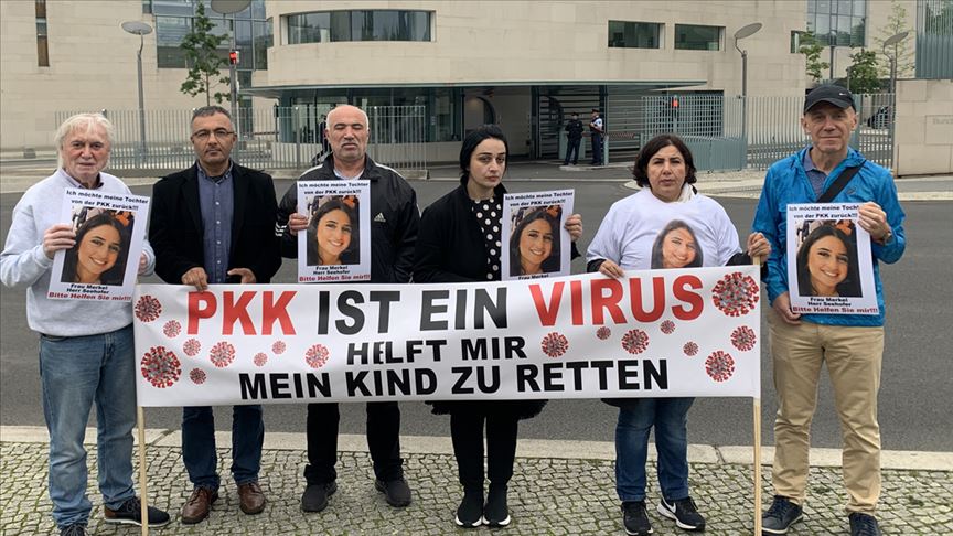 ابنتها مختطفة.. تركية تستأنف اعتصامها ضد "بي كا كا" في برلين
