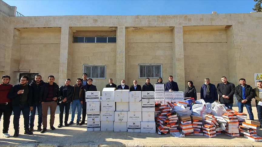 تركيا تقدم مساعدات لطلاب "عفرين" و "اعزاز" السوريتين