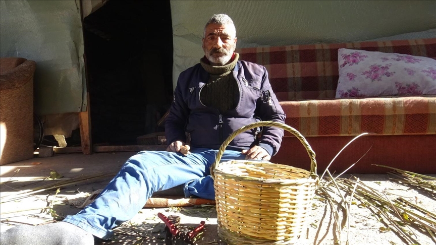 التركي عرفان ألتينوك.. 40 عاماً في "صنع سلال"