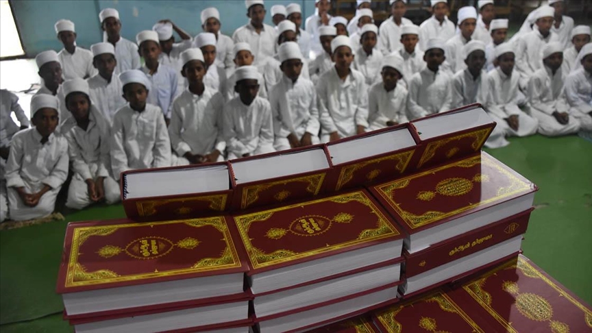 "لتكن هديتي القرآن".. وقف تركي يوزع مليون مصحف حول العالم