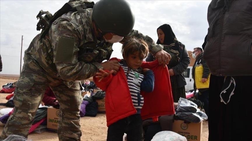 تركيا ترسل مساعدات إنسانية إلى إدلب