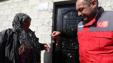 إدلب.. “حجر الصدقة” التركية تسلم النازحين 308 منازل