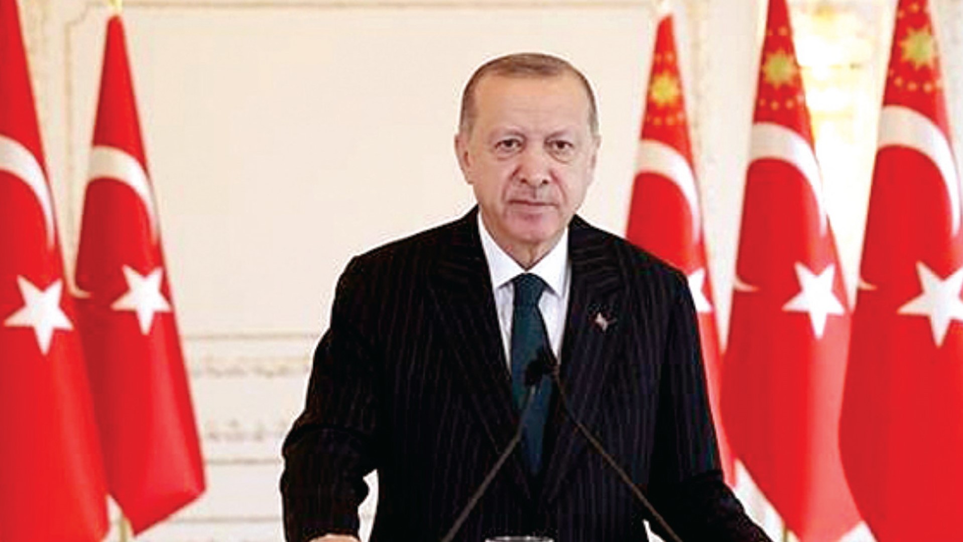 أردوغان يتفقد أعمال بناء مركز أتاتورك الثقافي بإسطنبول