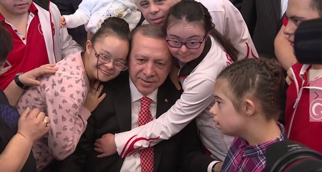 أردوغان يعرب عن تضامنه مع مصابي متلازمة داون وأسرهم