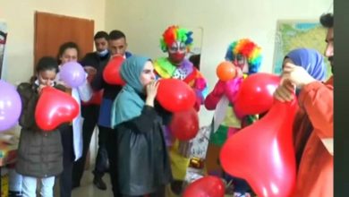 معلمة تركية تحقق حلم احدى تلميذاتها بالاحتفال بعيد ميلادها