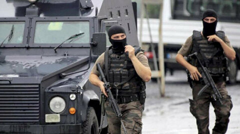 إسطنبول.. القبض على 6 مشتبهين في عملية أمنية ضد "بي كا كا"