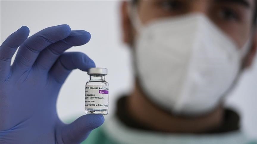 رئيس ألمانيا يكرم عالمين تركيين طورا أول لقاح مضاد لكورونا