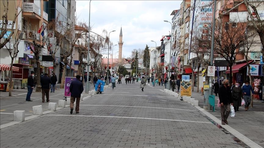تركيا تسجل 64 وفاة بكورونا