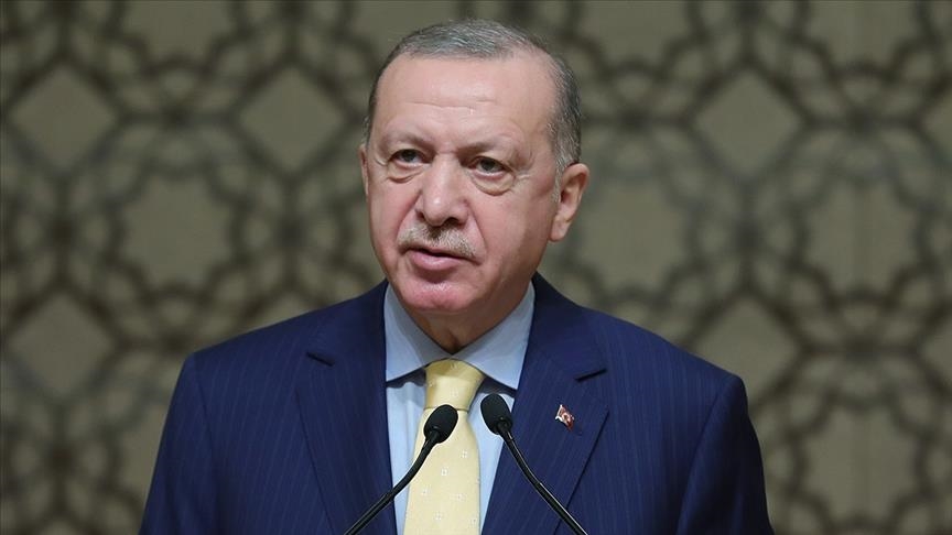 أردوغان يعزي رئيس وقف الحاخامية اليهودية في تركيا بوفاة والدته