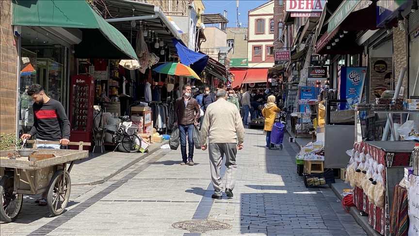 أسواق إسطنبول تشهد فرحة الصائمين برمضان
