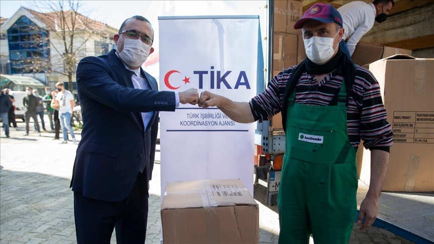 "تيكا" التركية تدعم تربية النحل في البوسنة والهرسك