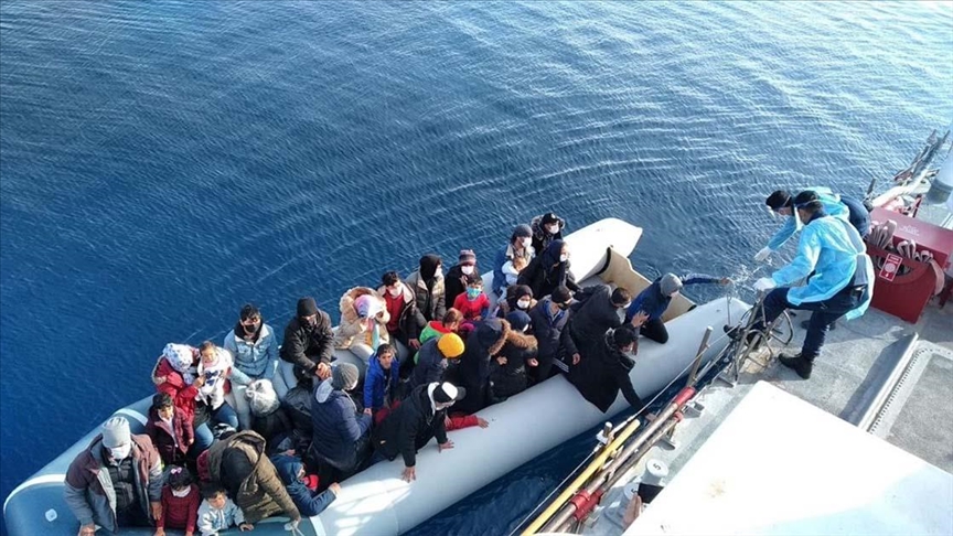  إنقاذ 137 طالب لجوء أجبرتهم اليونان على العودة