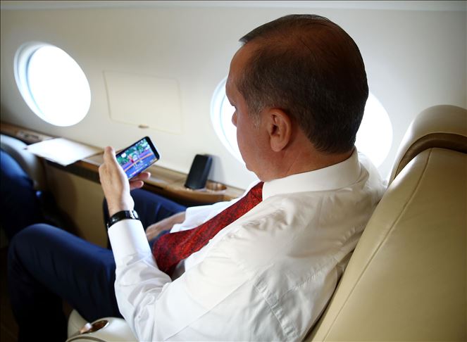 أردوغان يهنئ المصارع التركي "قايا ألب" لفوزه ببطولة أوروبا