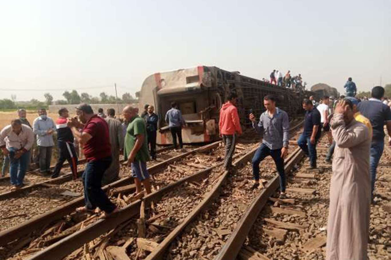 حادث انقلاب قطار شمال العاصمة المصرية القاهرة
