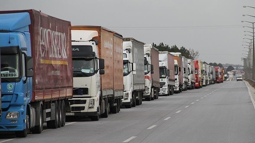 عبر تركيا.. 79 شاحنة مساعدات أممية تدخل إدلب