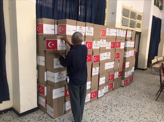 "تيكا" التركية تقدم مساعدات إنسانية لـ1500 أسرة في ليبيا